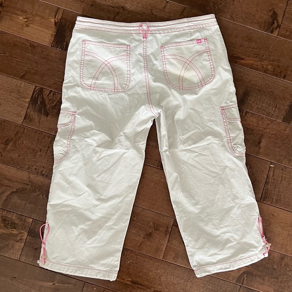 Beige capris with pink stitching (low waisted fit) - Picture 3 of 4